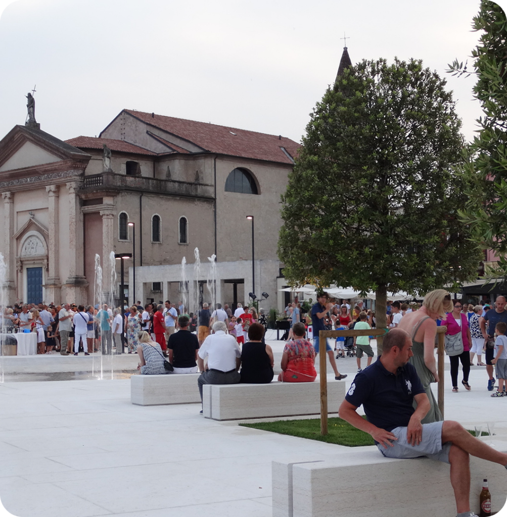 Piazza F. di Savoia 1